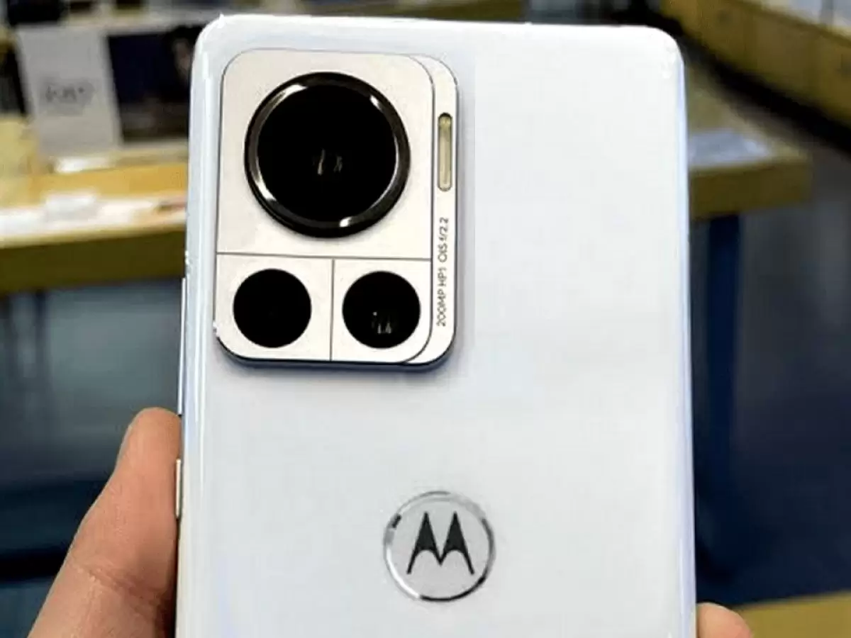 Motorola Moto Edge X30 Pro 1200x900 1
